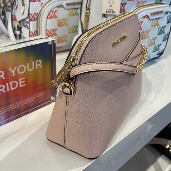MICHAEL KORS
Jet Set Travel Medium Dome Crossbody Bag
Powder Blush 
NWT - Picture 3 of 16